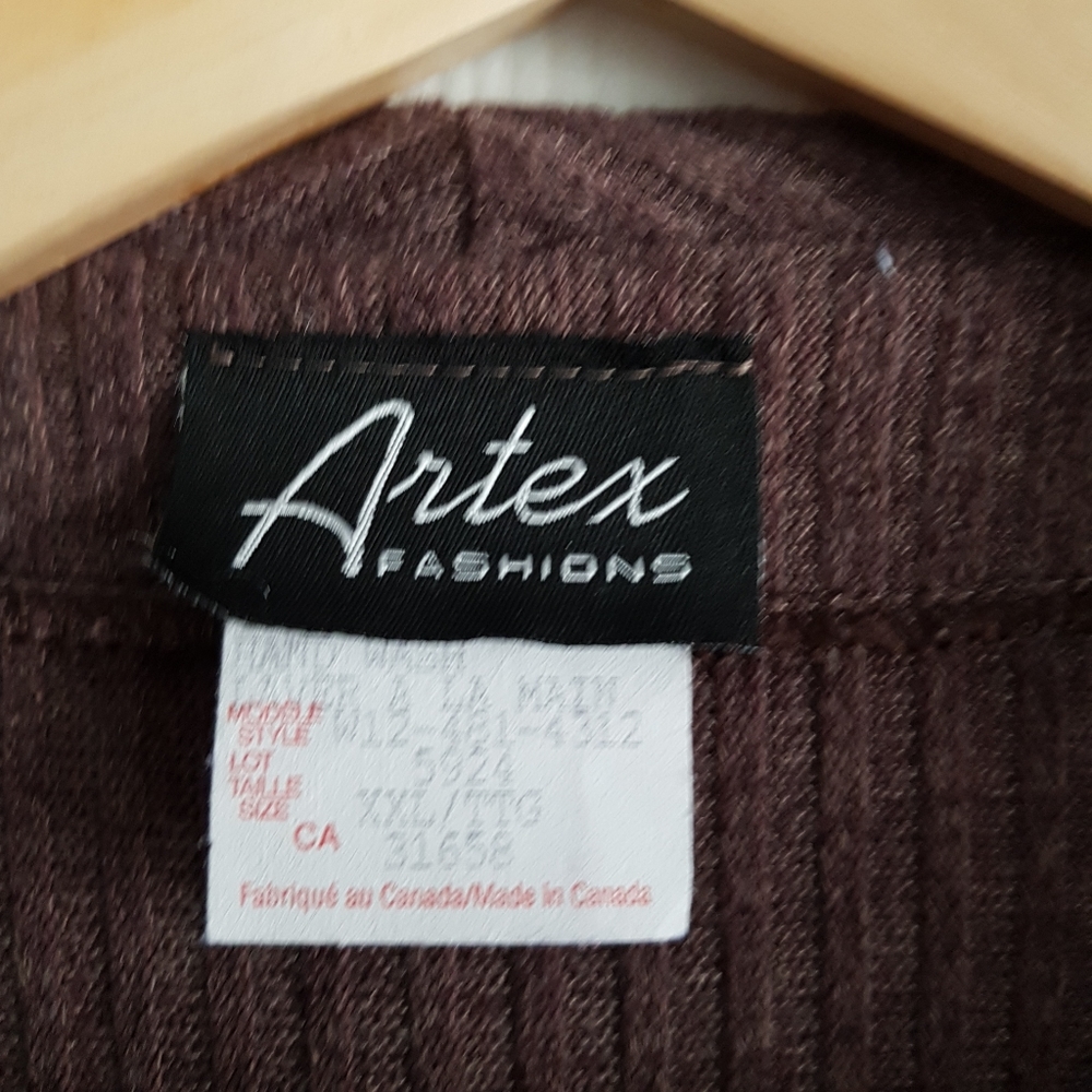 Ruffle Cardigan - Picture 3 of 9